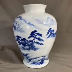 【深川製磁】有田焼の伝統　日本の名窯　宮内庁御用達　深川製磁　染付山水絵　花瓶のサムネイル