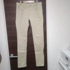 GU WONDER SHAPE ベージュ パンツ