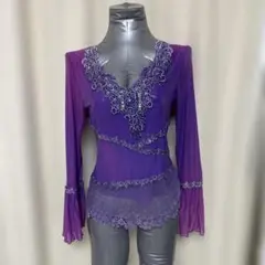 紫のビーズ刺繍フレア袖レッスンウェア