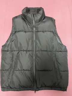 【極美品✨】メンズ黒ダウンベスト