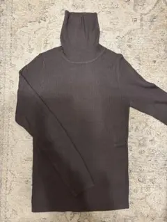 ダークブラウン ニット