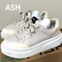 25センチ スニーカー