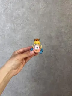 ベビーピーチ姫の羽付き車フィギュア
