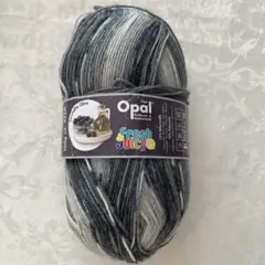 Opal Fresh Juicy グレーとホワイト毛糸 96ｇ