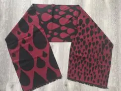 マフラー 赤と黒のドロップパターン