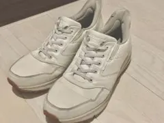 ホワイト レザー スニーカー　メンズ