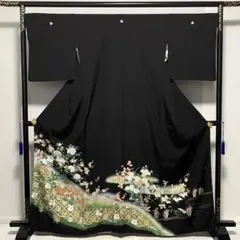 D574 黒留袖　友禅　花模様　孔雀　流水　正絹　着物　袷　美品