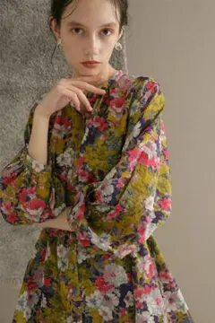 新品タグ付【URBAN RESEARCH】レトロフローラルボリュームスリーブ F