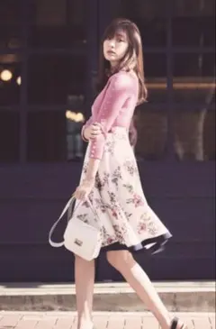 新品未使用Rirandture フラワープリント フレアスカート