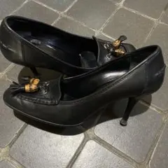 GUCCI とすぐ判るバンプー使いのパンプスのサムネイル