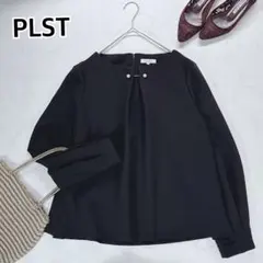 パール付きブラウス