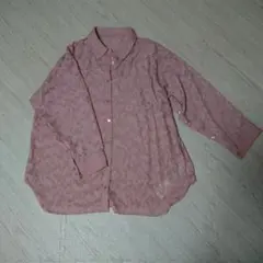 【新品】アルシーヴ 透け感のあるピンクの長袖シャツのサムネイル