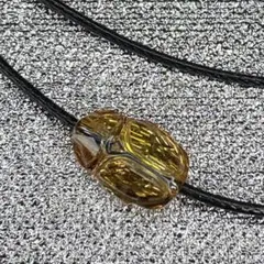 黄金のスカラベネックレス