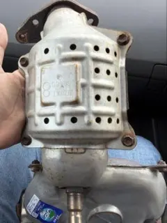 SUZUKI 純正 エキマニ一体型触媒 85G-C0 スズキ 純正 エキマニ一体型触媒 85G-C0 - メルカリ