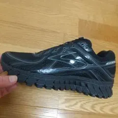Brooks GTS16 スニーカー