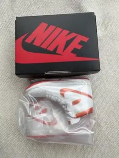 NIKE Air Jordan 1 High METALLIC ORANGE