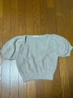 NICE CLAUP　ベージュ フワフワ ニット パフスリーブ 半袖ニット