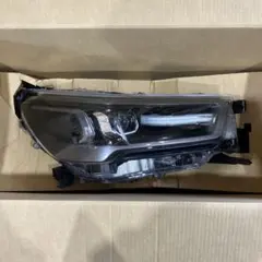 B9トヨタ　ハイラックス 左ヘッドライト 美品81150-YP411 B9トヨタ ハイラックス 左ヘッドライト 美品81150-YP411 - メルカリ