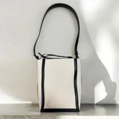 美品✨ZARA バケツ型バッグ ショルダーバッグ オフホワイト 黒 モノトーン