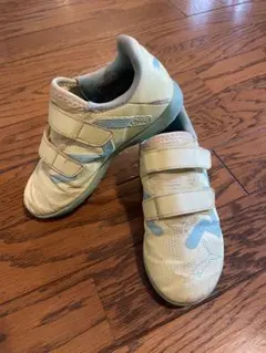 PUMA サッカーシューズ