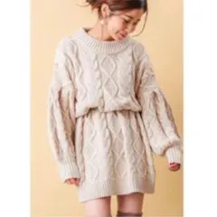 ケーブルニットワンピース