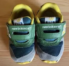 New Balance キッズスニーカー 緑