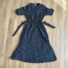 小花柄ワンピース ウエストリボン ブラック 美品 新品未使用 Sサイズ
