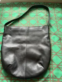 北欧暮らしの道具店「雨の日にもお気に入りを」撥水レザーバック、美品