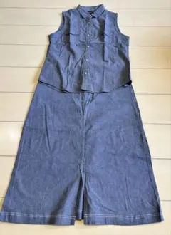 UNIQLO デニムカラー ノースリーブシャツとスカートセットアップ