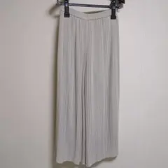 UNIQLO　シフォンプリーツスカートパンツ