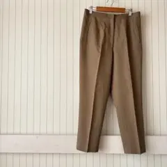 スラックス タック入り ベージュ オフィス 通勤 上品 大人綺麗 人気 定番