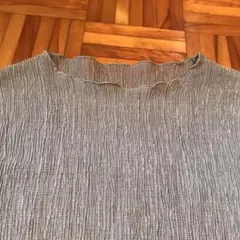 グレーカットソー長袖