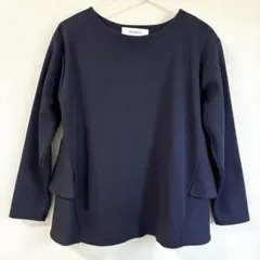 【一度のみ着用】PRIORITY 長袖バックフリルカットソー　ブラック　トップスのサムネイル