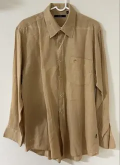 ベージュ長袖シャツ ポケット付き