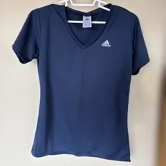 adidas ネイビー Vネック Tシャツ L