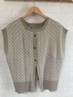 【美品】幾何学柄 ニットベスト 前開き ベージュ M レトロ 春秋