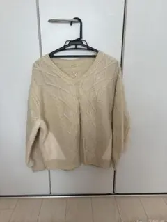 ジェナエスパスメルベイユ クリーム色 ケーブルニットセーター 長袖