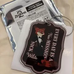 ズートピア　オーマイカフェ　アクリルキーホルダー　ニック　タキシード　茶