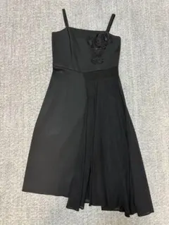 ブラック ノースリーブ ひざ丈ワンピースのサムネイル