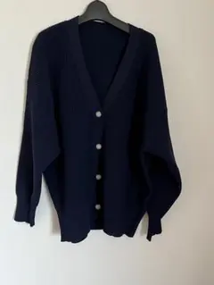 【新品未使用】釦付きゆるニットVネックカーディガン