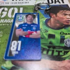 湘南ベルマーレの吉田舜選手のミラーアクリルキーホルダーです。