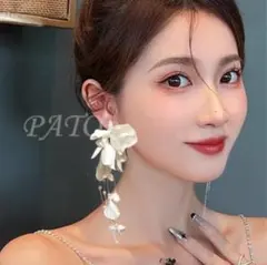 ホワイトフラワー ロングパールイヤリング★ウェディング ブライダル アクセサリー