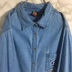 ディズニー　ミッキー　キャラ刺繍　ワンポイント刺繍　デニムシャツ　青色　Ｌ相当