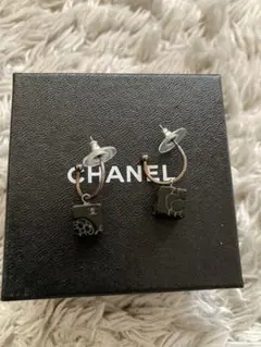 CHANEL キューブフープピアス　カメリア柄ココマーク