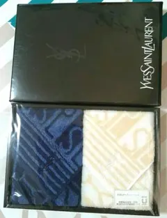 YVES SAINT LAURENT　ハンカチタオル　ブラック×ホワイトの箱付き