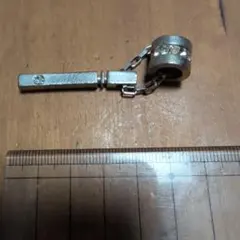 金属製チェーン付きペンダント