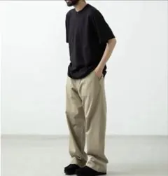 COMOLI KHAKI チノパンツ 25S/S size 3のサムネイル