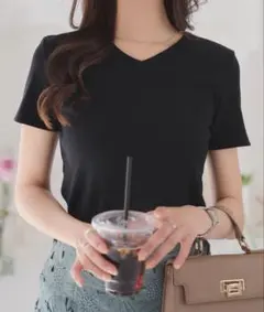 選べるタイプの細リブ半袖Tシャツ Vネックのサムネイル