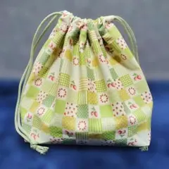 お弁当袋 いちご 緑 黄緑 入園入学 ハンドメイド 巾着袋