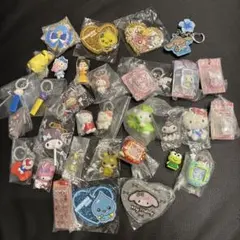 ガチャ　めじるしアクセサリー　まとめ　サンリオ　たまごっち　パワパフ　ふわスノ